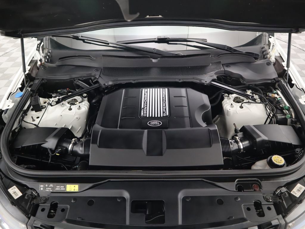 Used 2020 Land Rover Discovery Landmark image 30