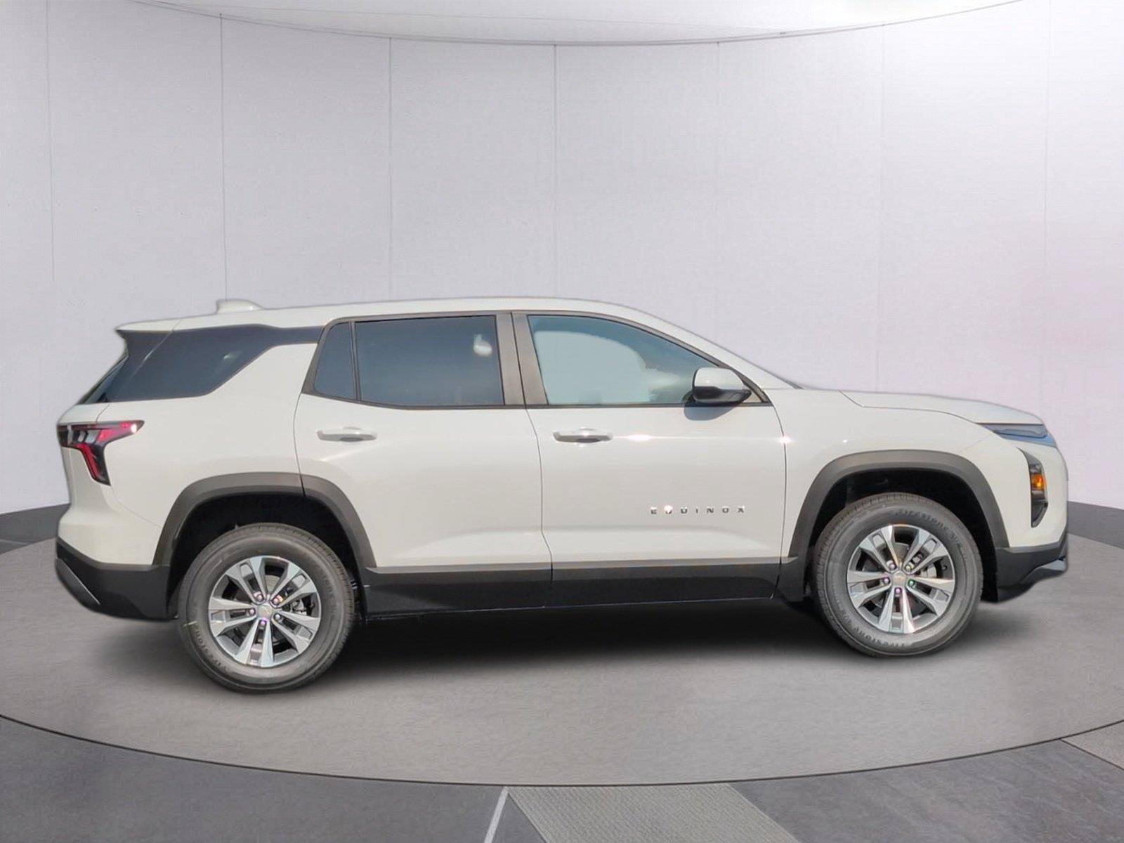New 2027 Chevrolet Equinox LT w/ Convenience Package II FWD image 8