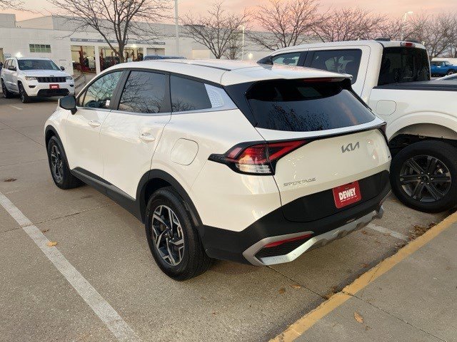 Used 2024 Kia Sportage LX image 6