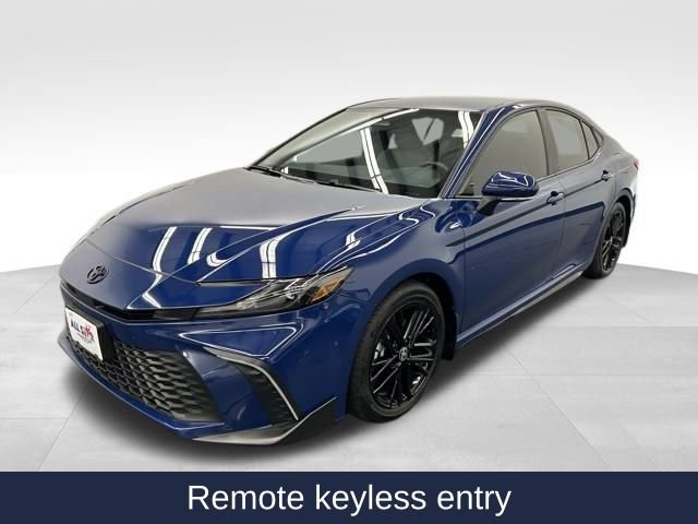 Used 2025 Toyota Camry SE image 4