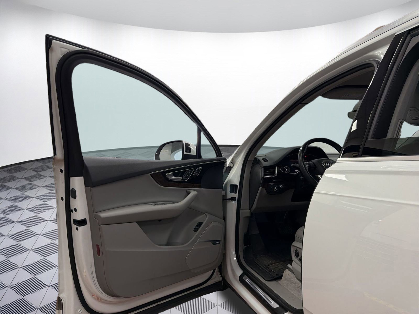 Used 2019 Audi Q7 3.0T Prestige image 19