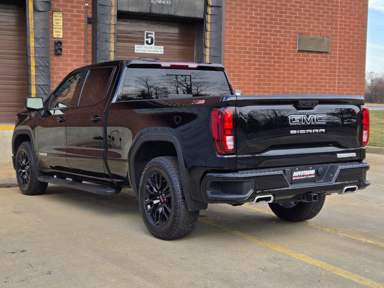 Used 2025 GMC Sierra 1500 Elevation w/ Elevation Premium Package image 19