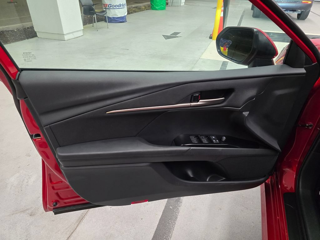 Used 2026 Toyota Camry LE FWD image 13
