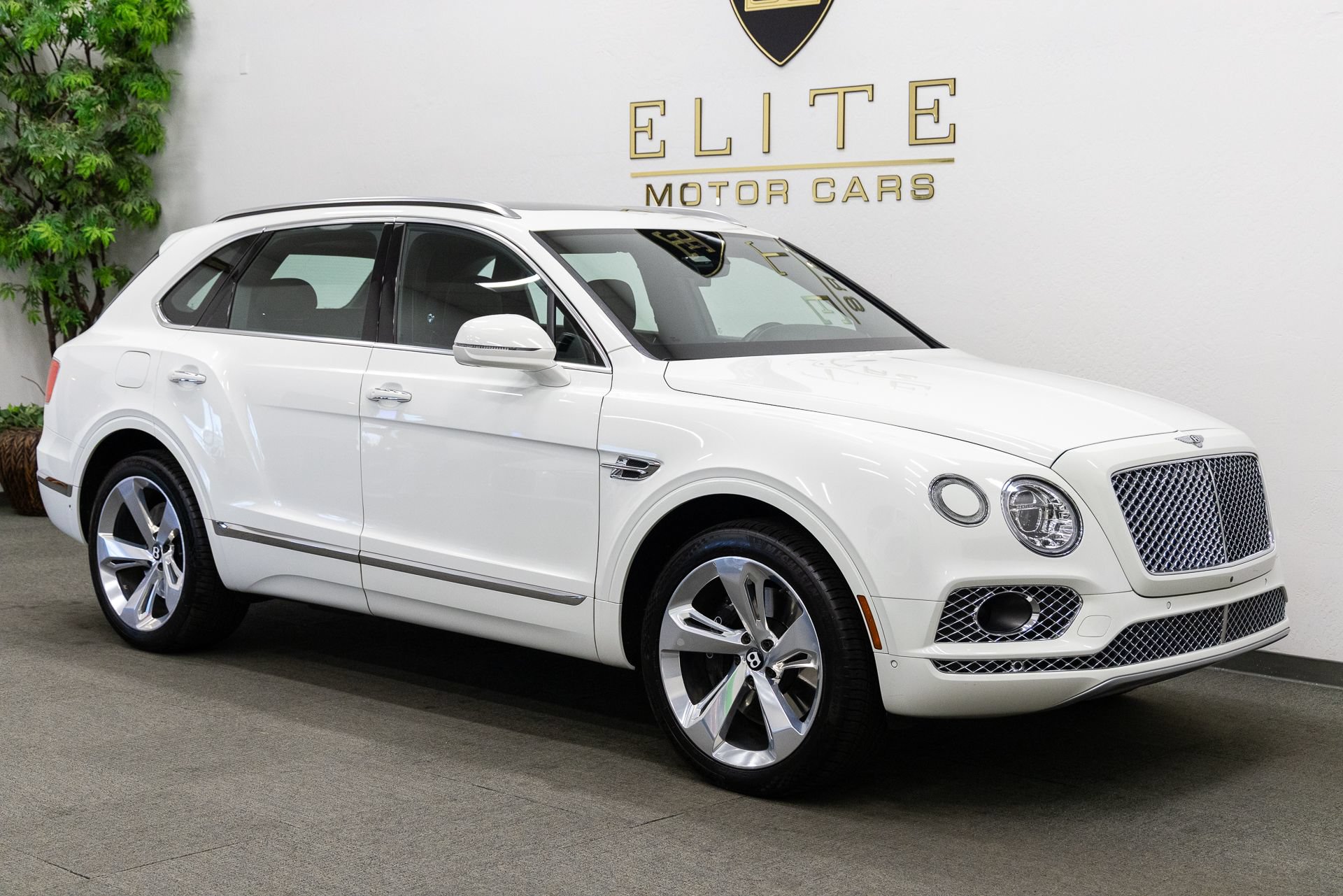 Used 2018 Bentley Bentayga AWD/4WD image 9
