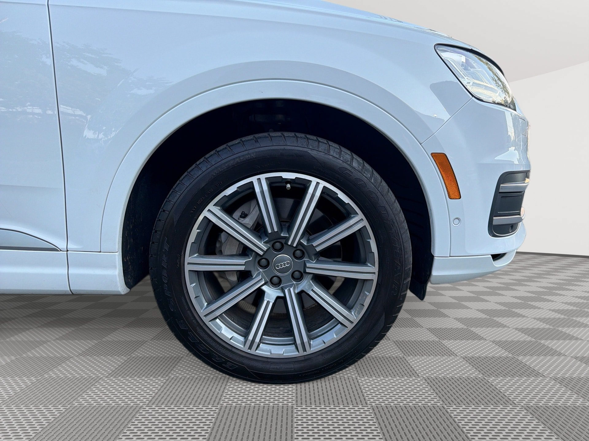 Used 2019 Audi Q7 2.0T Premium Plus w/ Premium Plus Package AWD/4WD image 31
