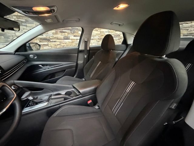 Used 2023 Hyundai Elantra SEL FWD image 13
