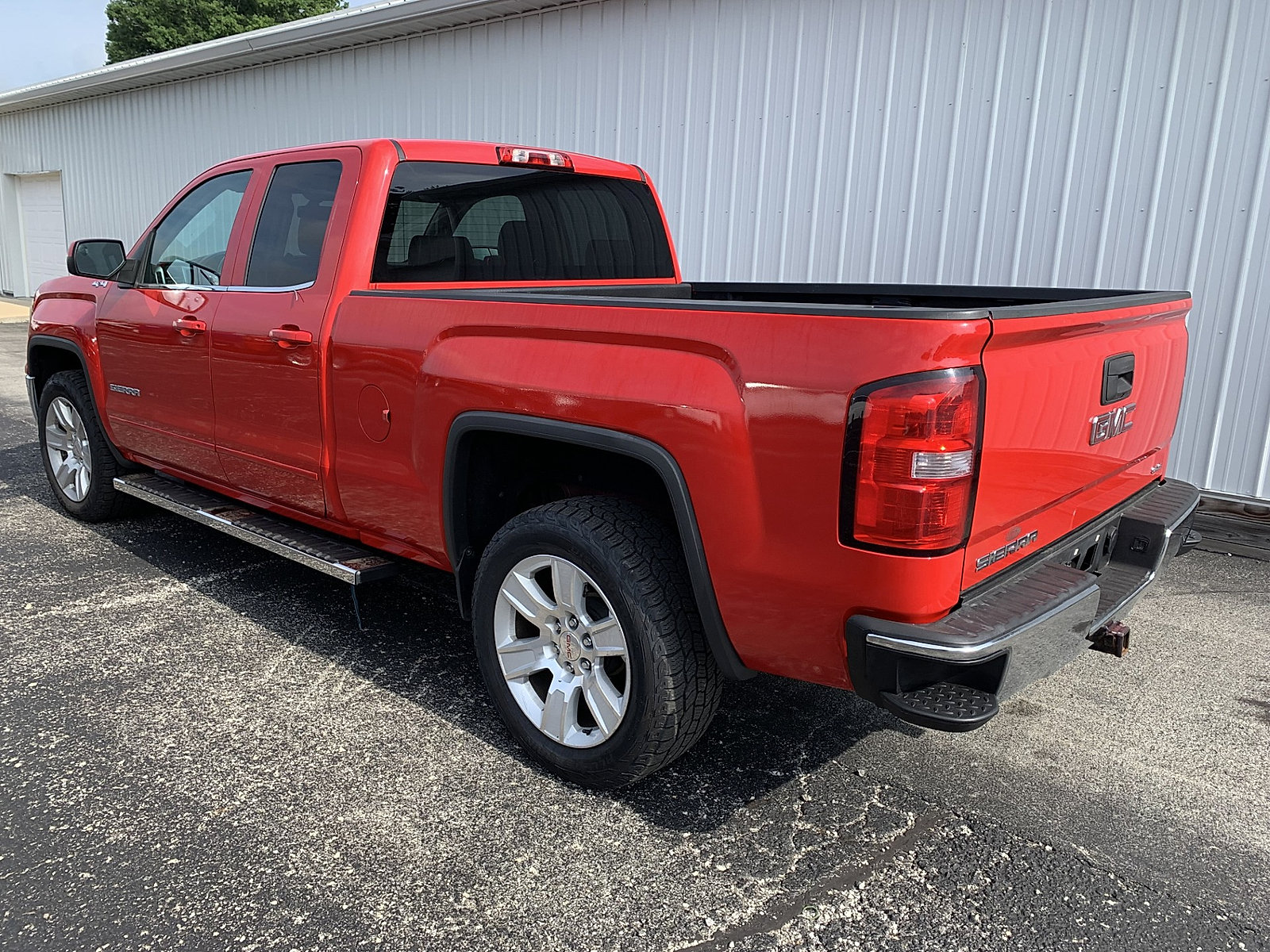 Used 2014 GMC Sierra 1500 SLE w/ SLE Value Package AWD/4WD image 4