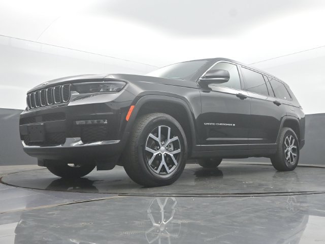 Used 2025 Jeep Grand Cherokee L Limited w/ Trailer Tow Package AWD/4WD image 45