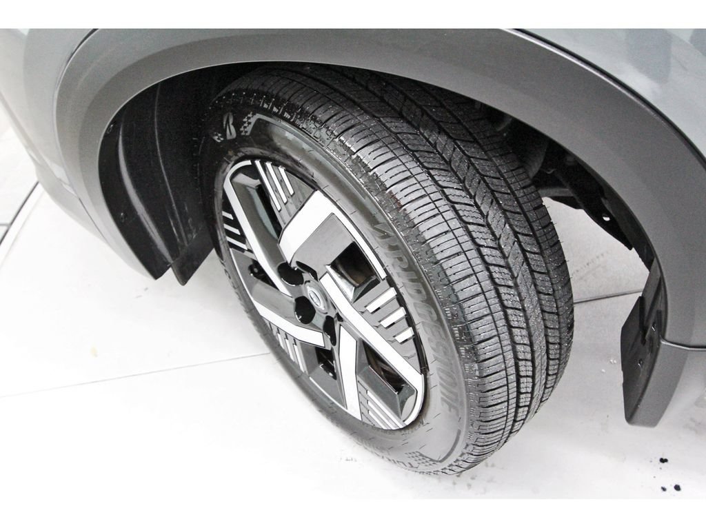 Certified 2026 Nissan Kicks SV FWD image 7