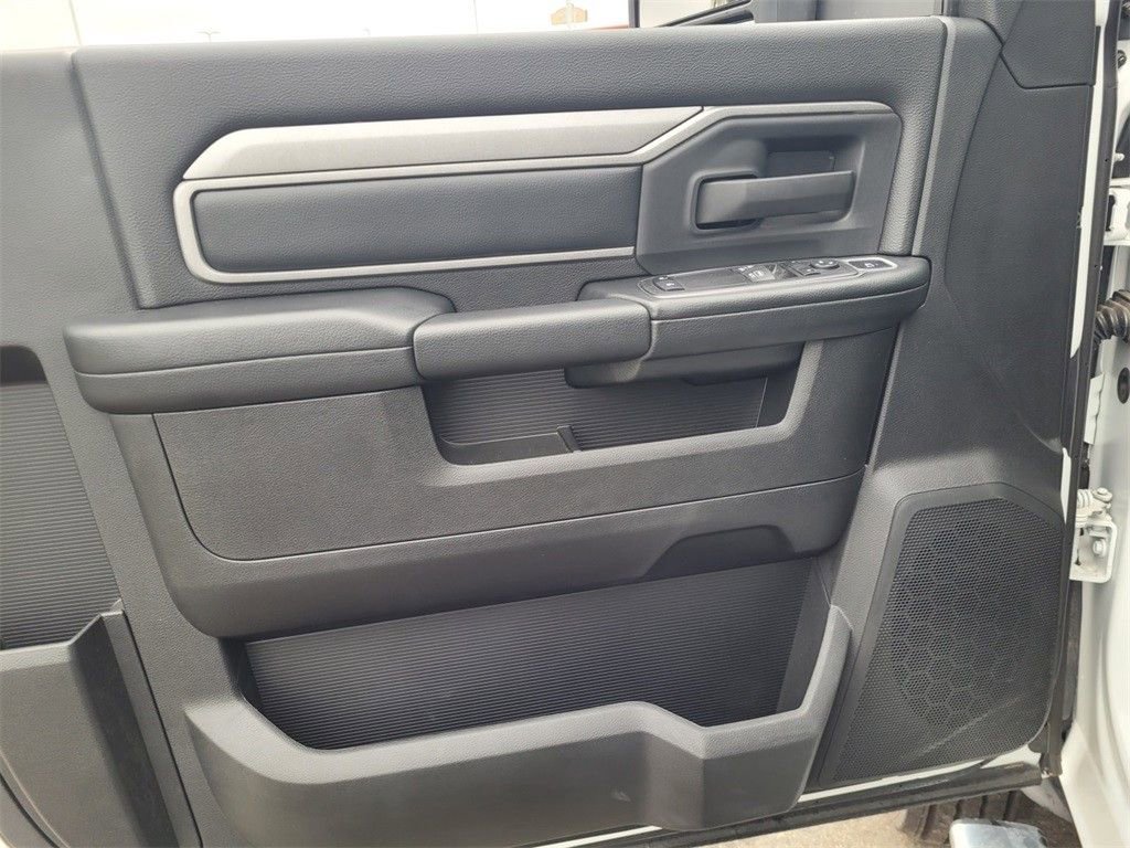 New 2024 RAM 5500 Tradesman AWD/4WD image 12