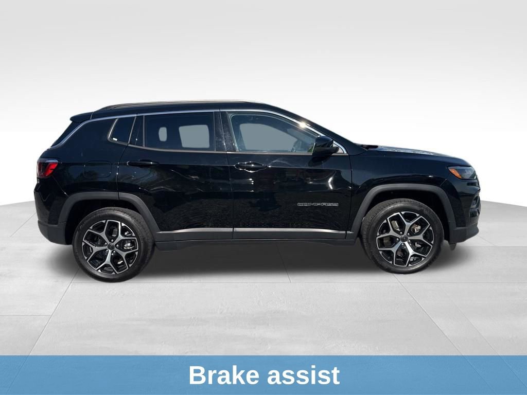 Used 2025 Jeep Compass Limited image 10