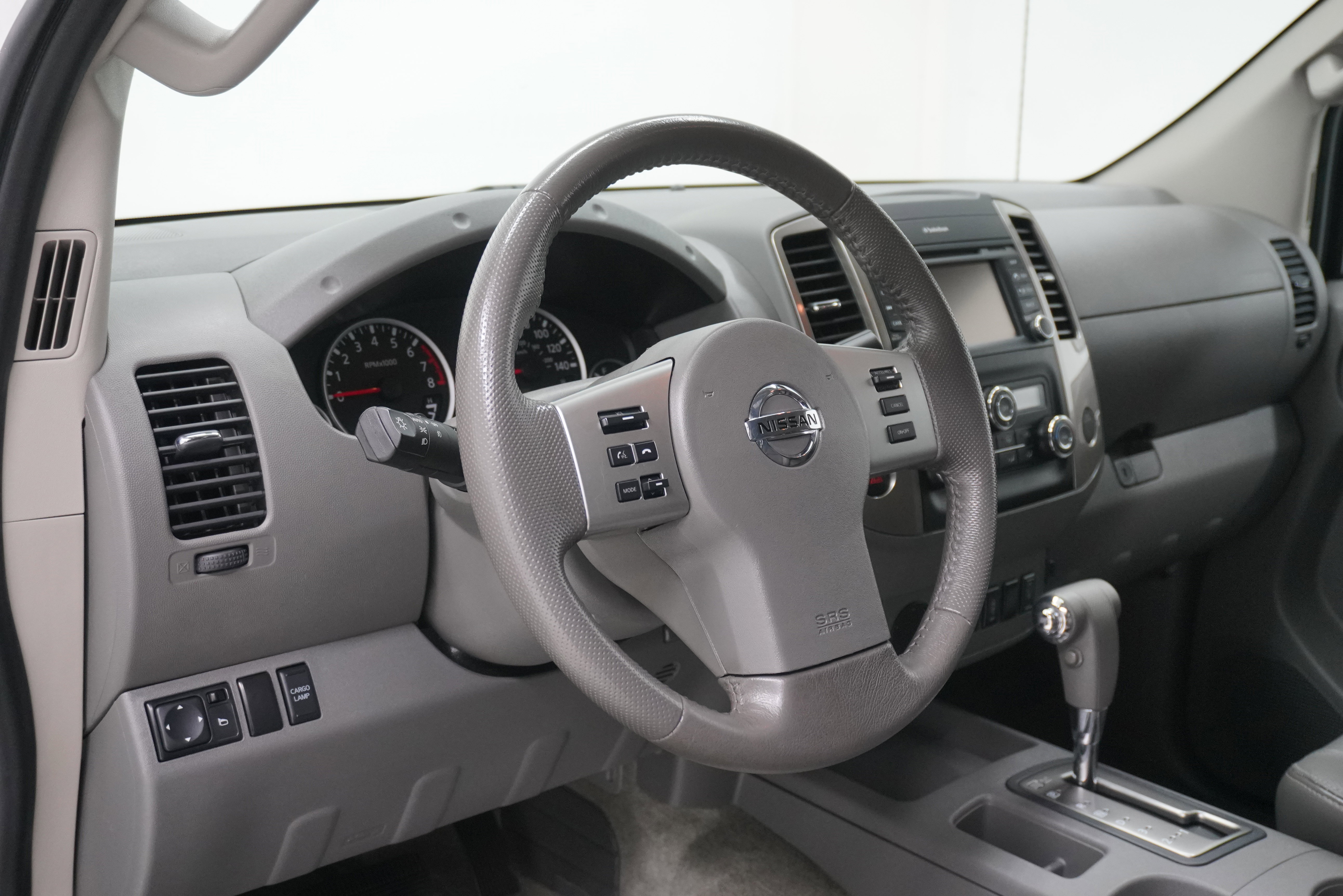 Used 2013 Nissan Frontier SL image 10