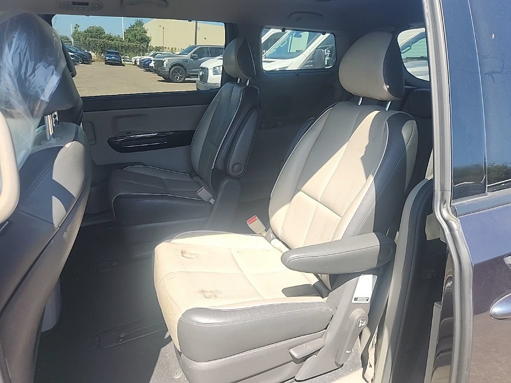 Used 2016 Kia Sedona SX FWD image 19
