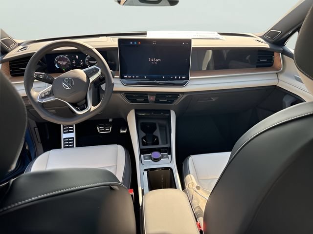 New 2026 Volkswagen Tiguan SEL R-Line AWD/4WD image 10