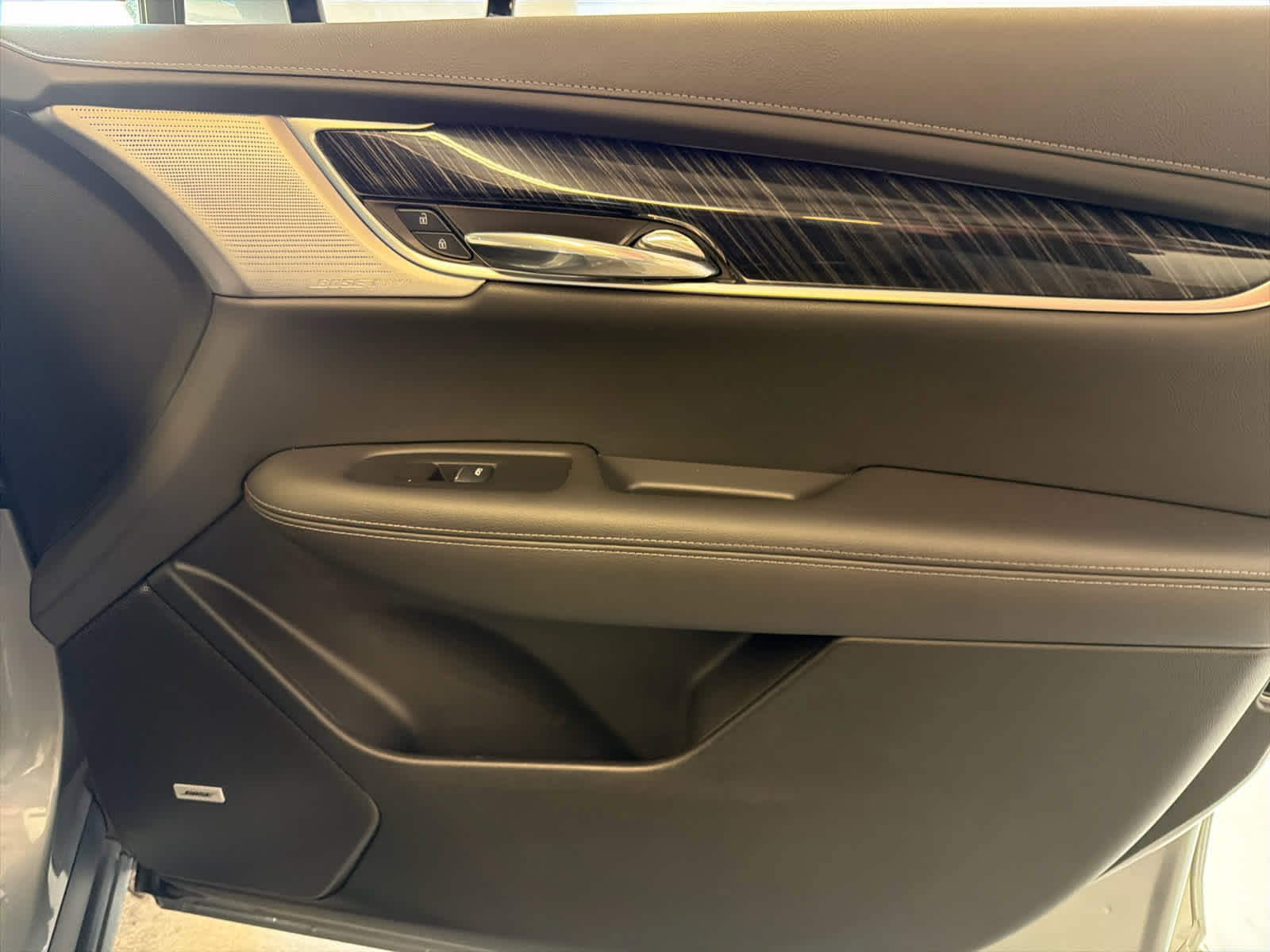Used 2025 Cadillac XT6 Premium Luxury FWD image 31