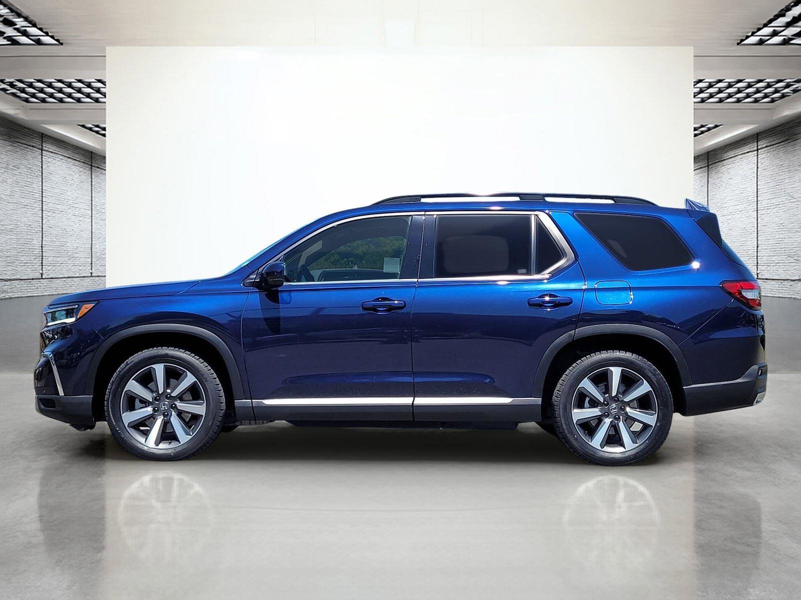 Used 2024 Honda Pilot Touring image 9