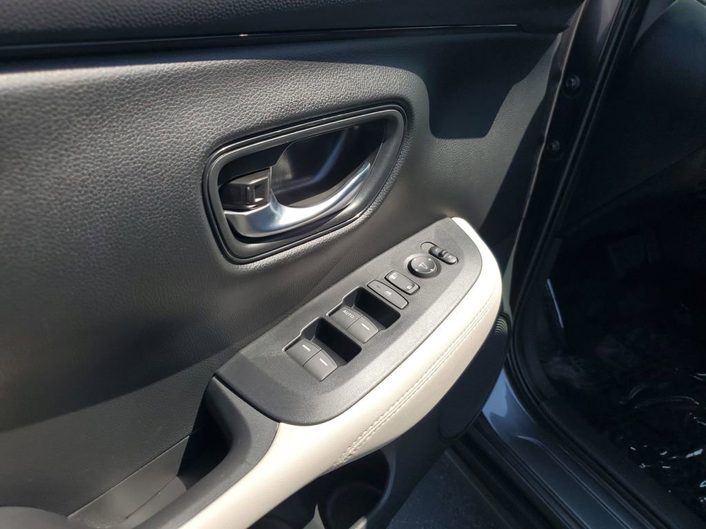 Certified 2026 Honda HR-V LX image 19