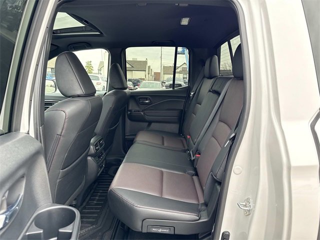 Used 2025 Honda Ridgeline Black Edition image 11
