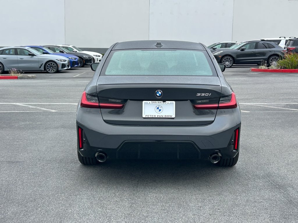 New 2026 BMW 330i Sedan w/ M Sport Package RWD image 4