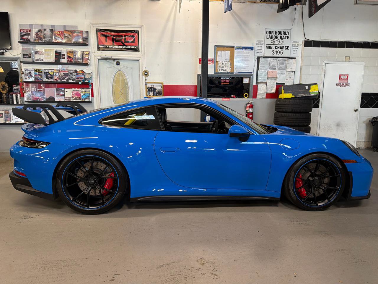 Used 2022 Porsche 911 GT3 RWD image 4