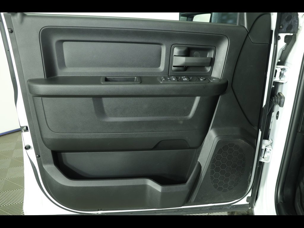 Used 2024 RAM 2500 Tradesman w/ Chrome Appearance Group image 22