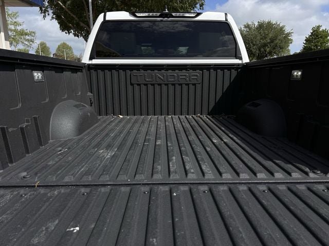 Used 2025 Toyota Tundra Limited AWD/4WD image 32