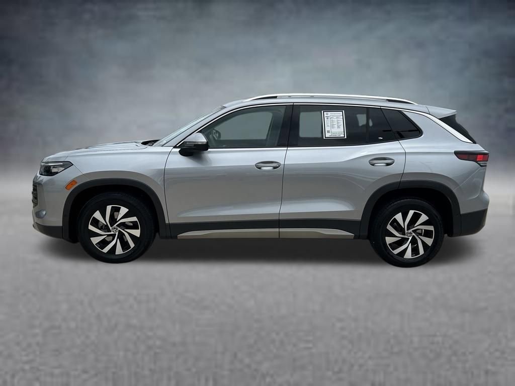 Certified 2025 Volkswagen Tiguan S FWD image 2