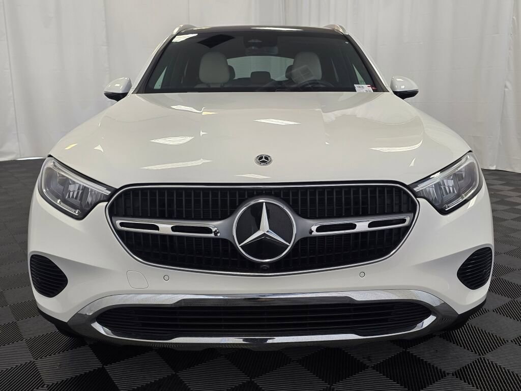 Used 2025 Mercedes-Benz GLC 300 GLC 300 image 9