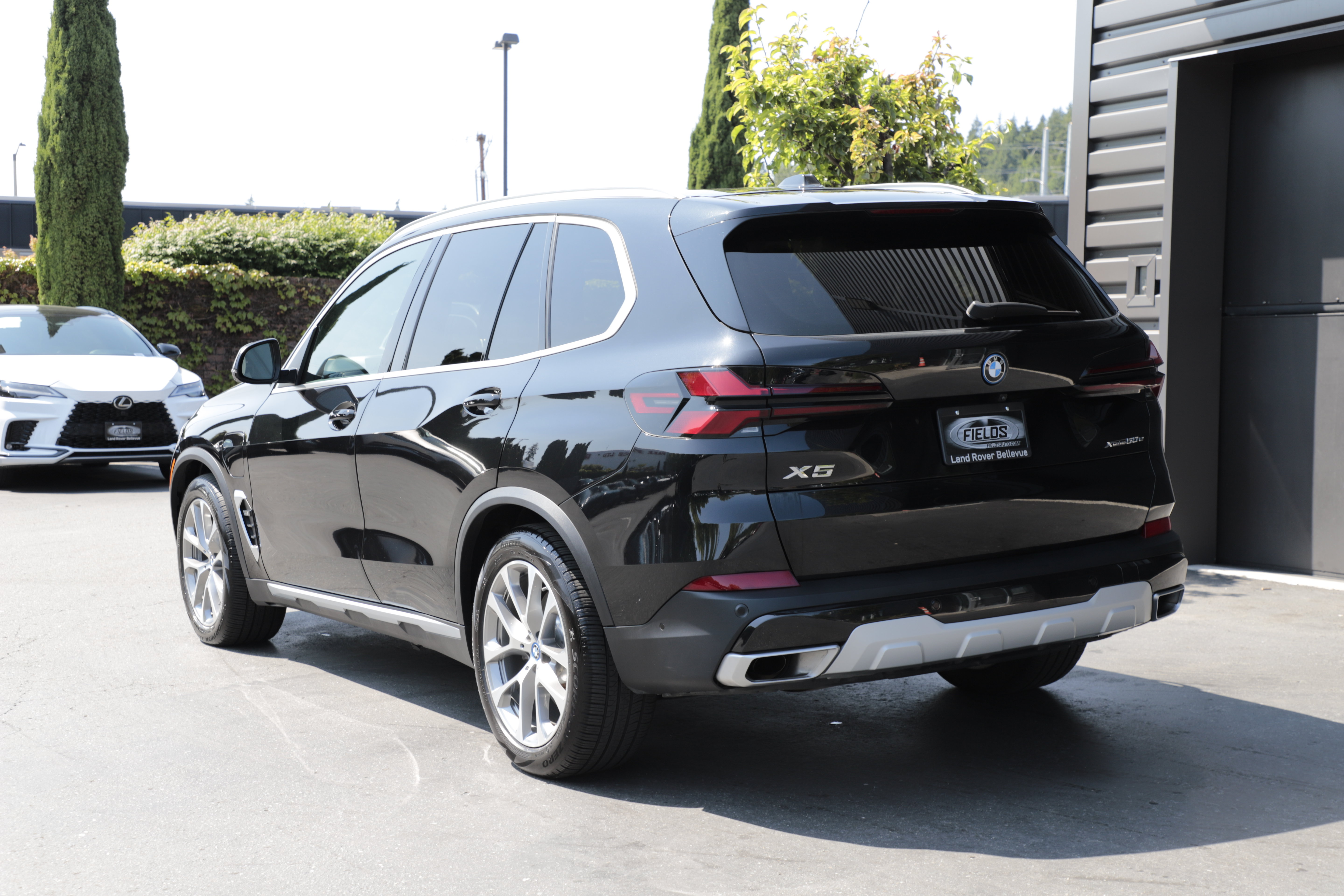 Used 2024 BMW X5 xDrive50e w/ Premium Package AWD/4WD image 6