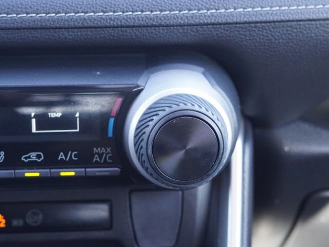 Used 2019 Toyota RAV4 LE w/ All Weather Liner Package image 28