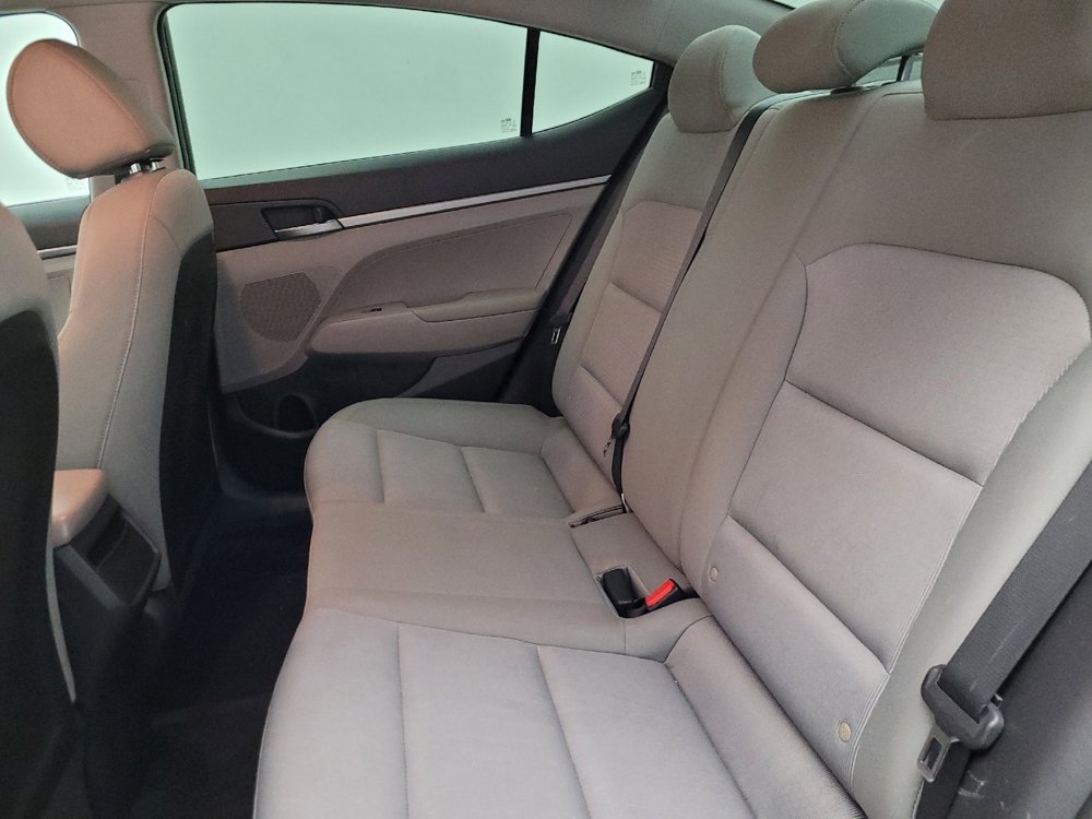 Used 2017 Hyundai Elantra SE image 18