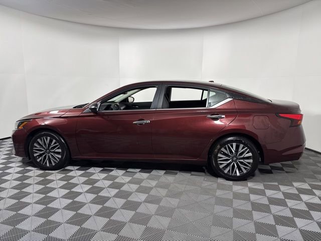 Used 2024 Nissan Altima 2.5 SV image 4