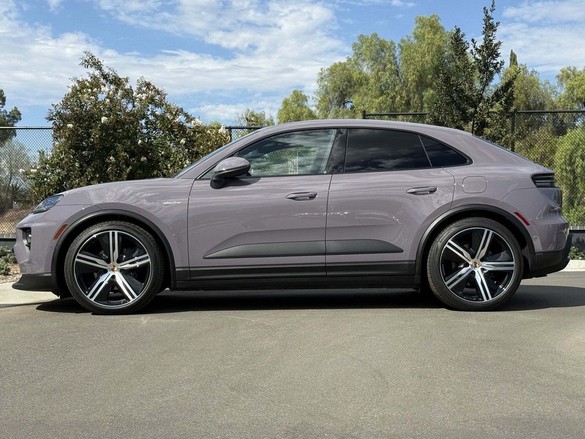 Used 2025 Porsche Macan Electric image 2