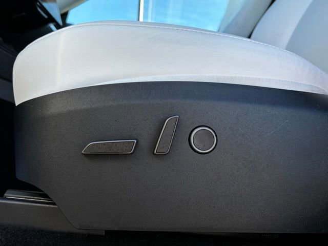 Used 2025 Tesla Model Y Long Range image 12