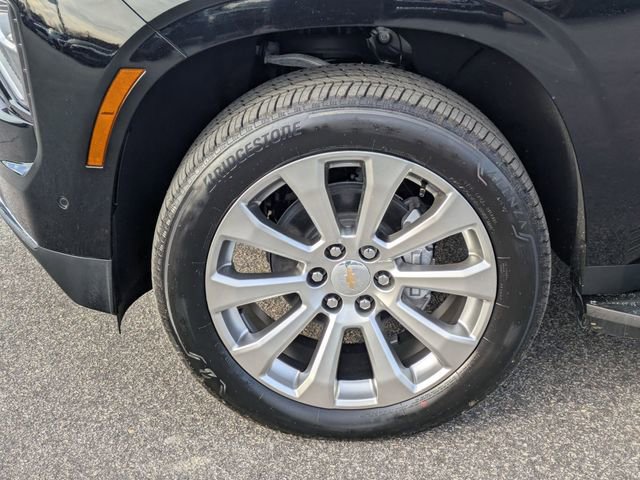 New 2025 Chevrolet Suburban Premier w/ Sun And Tow Package image 8