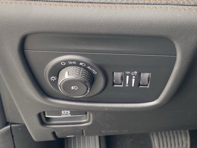 New 2025 Jeep Grand Cherokee L Summit image 28