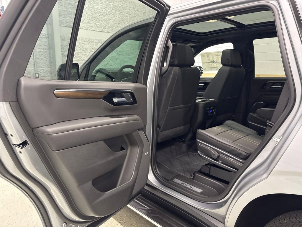 New 2026 Chevrolet Tahoe High Country AWD/4WD image 10