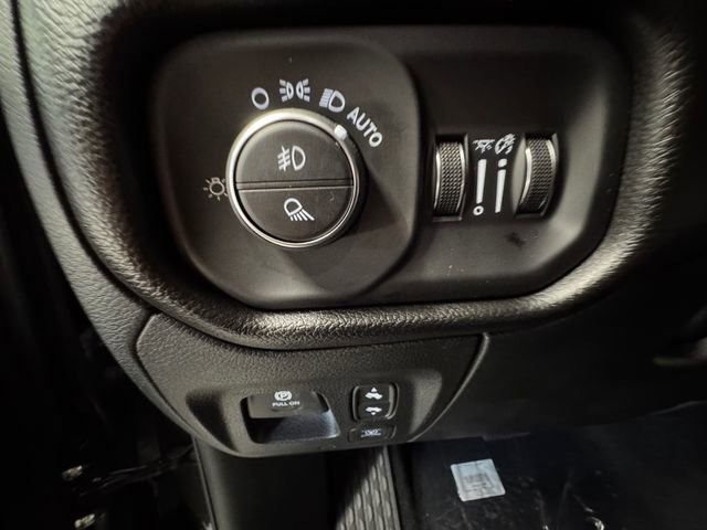 New 2026 RAM 1500 4x4 Crew Cab image 24