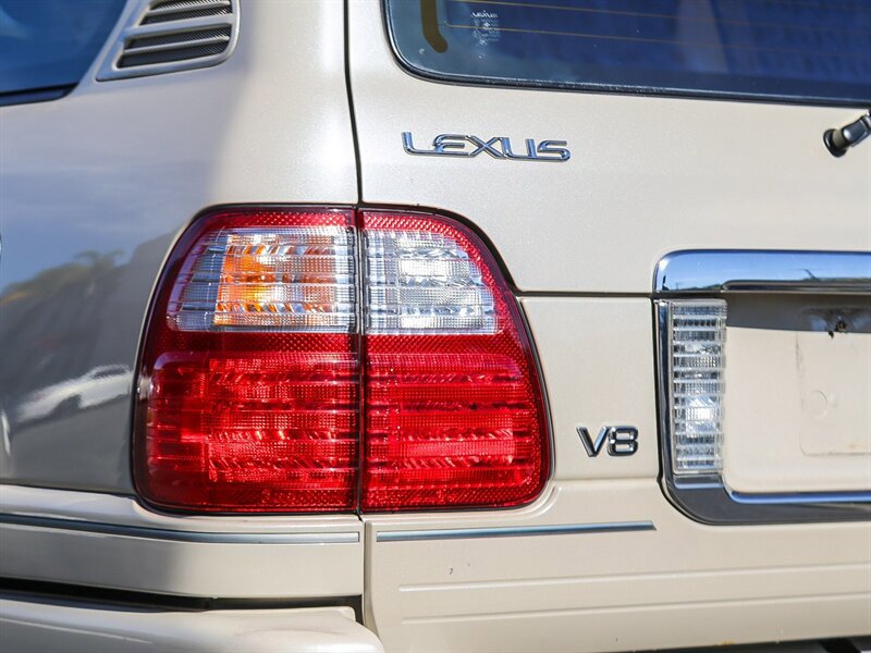 Used 2003 Lexus LX 470 4WD image 10