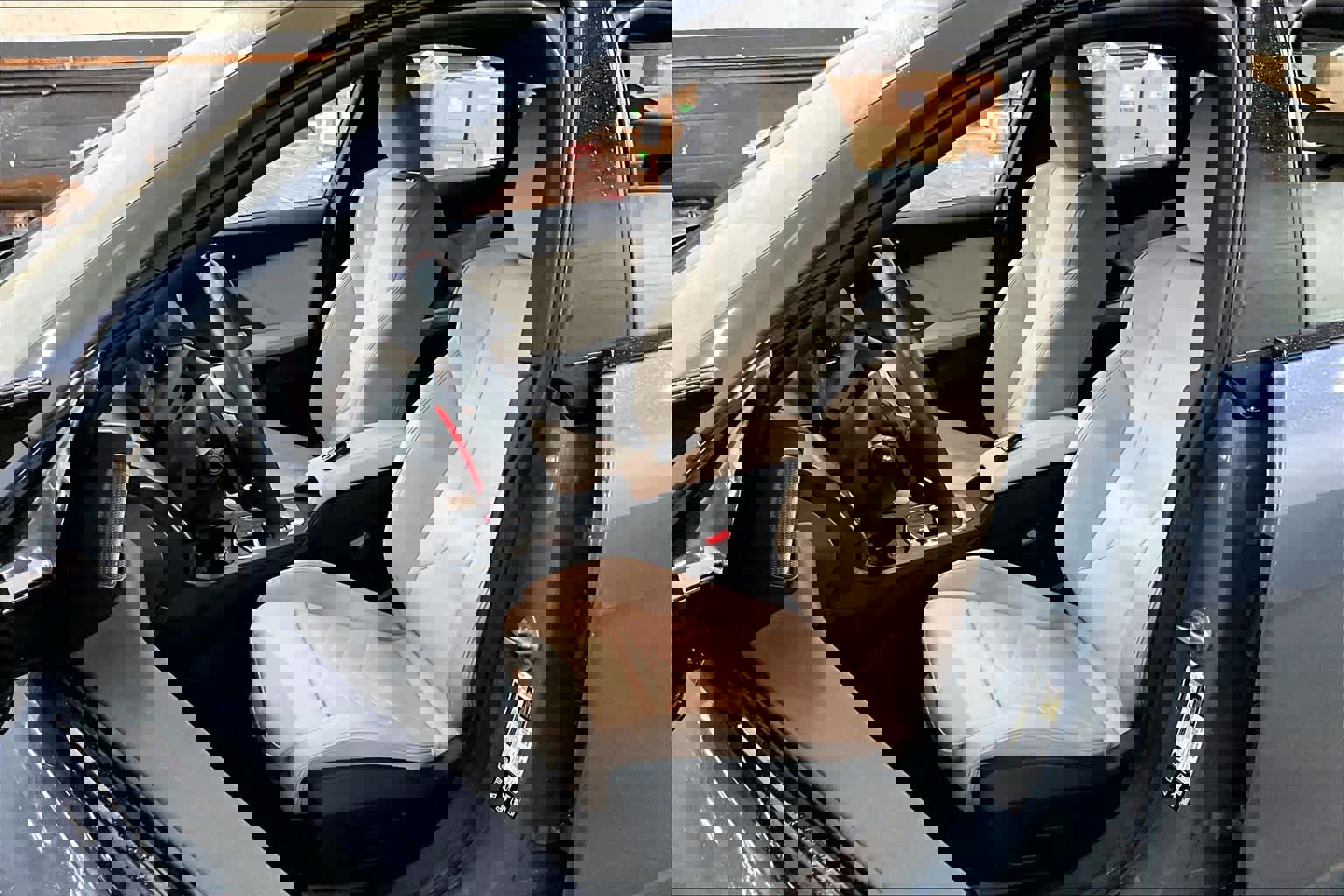 Used 2025 BMW M235i xDrive w/ Technology Package image 27