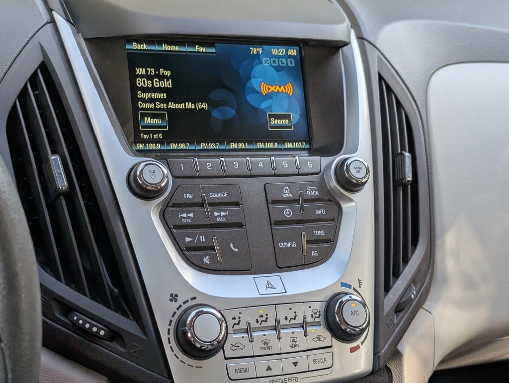 Used 2017 Chevrolet Equinox LS FWD image 25