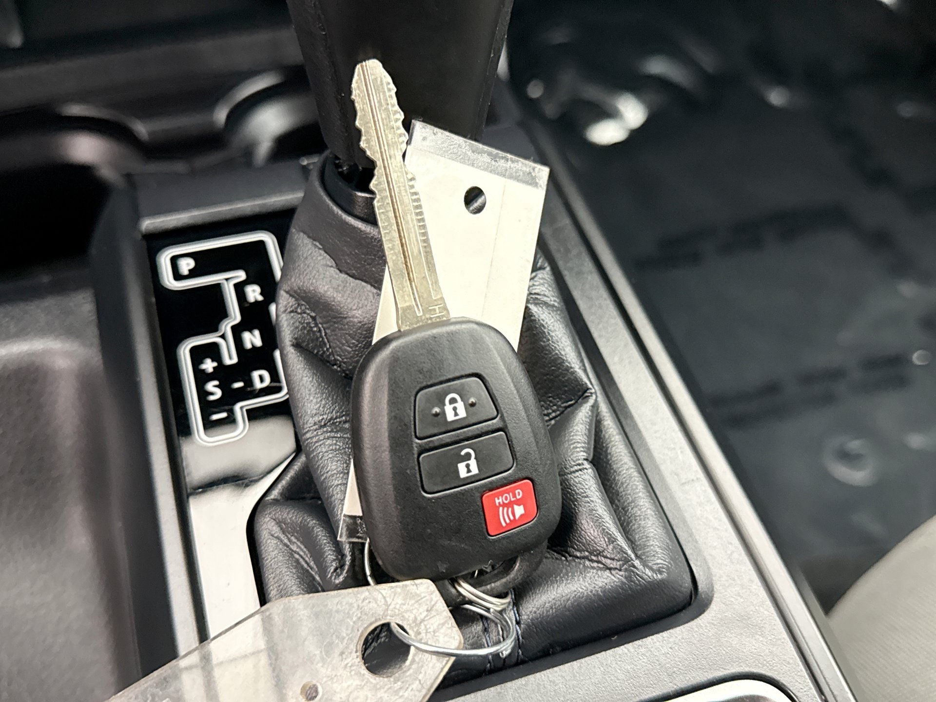 Used 2022 Toyota Tacoma SR AWD/4WD image 21