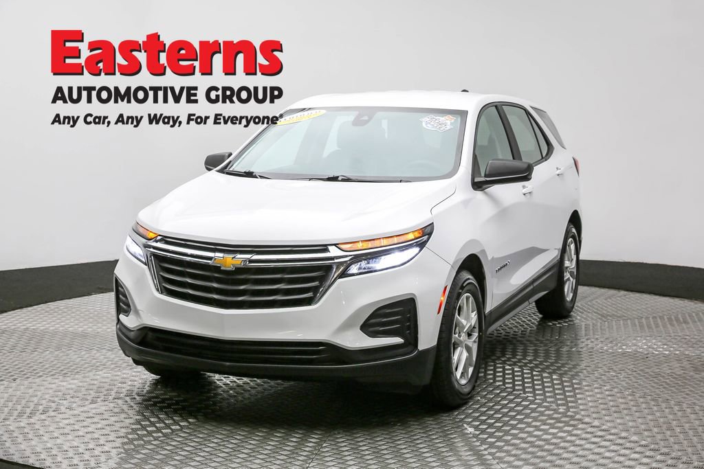 Used 2024 Chevrolet Equinox LS image 1