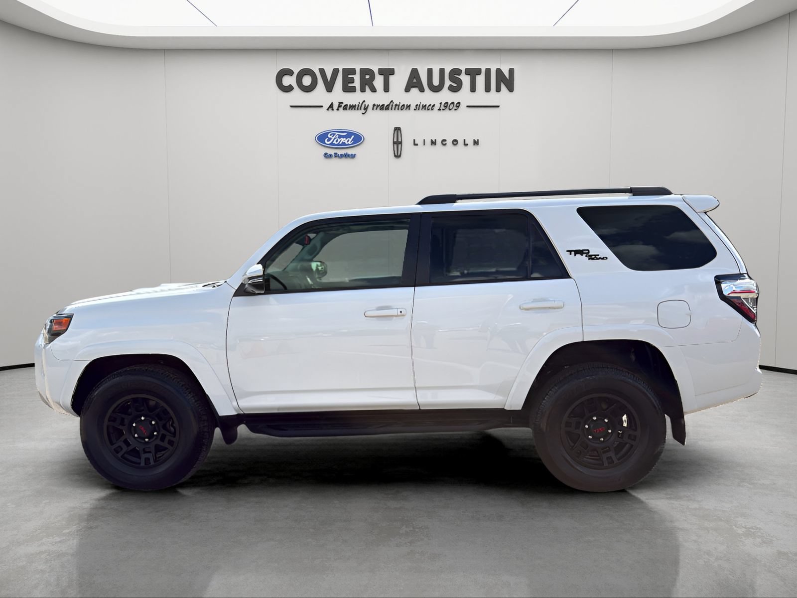 Used 2023 Toyota 4Runner TRD Off-Road Premium w/ Off Road Premium Plus Package AWD/4WD image 2