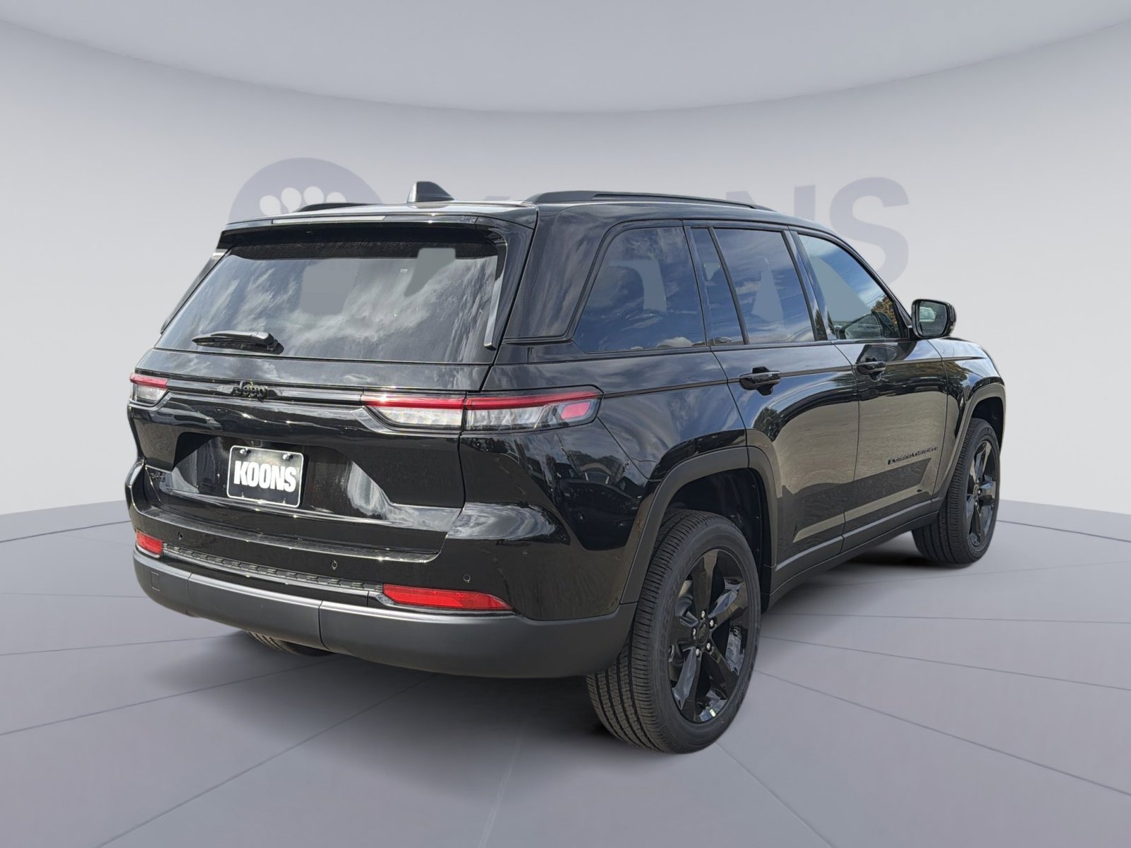 New 2025 Jeep Grand Cherokee Altitude image 7