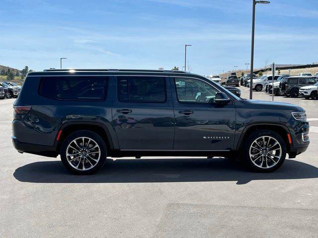 Certified 2024 Jeep Wagoneer L Series III w/ Premium Group I AWD/4WD image 7
