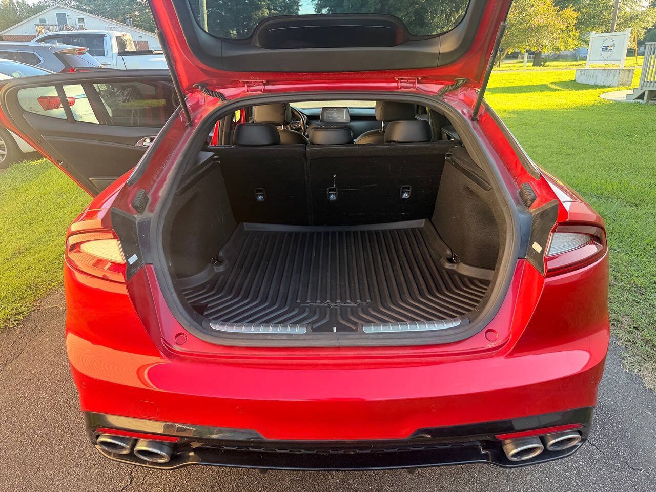 Used 2019 Kia Stinger GT1 RWD image 13