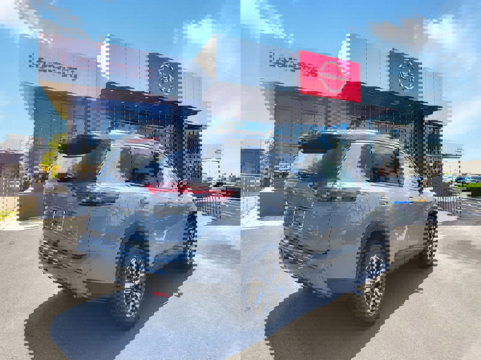 New 2025 Nissan Rogue SL image 4