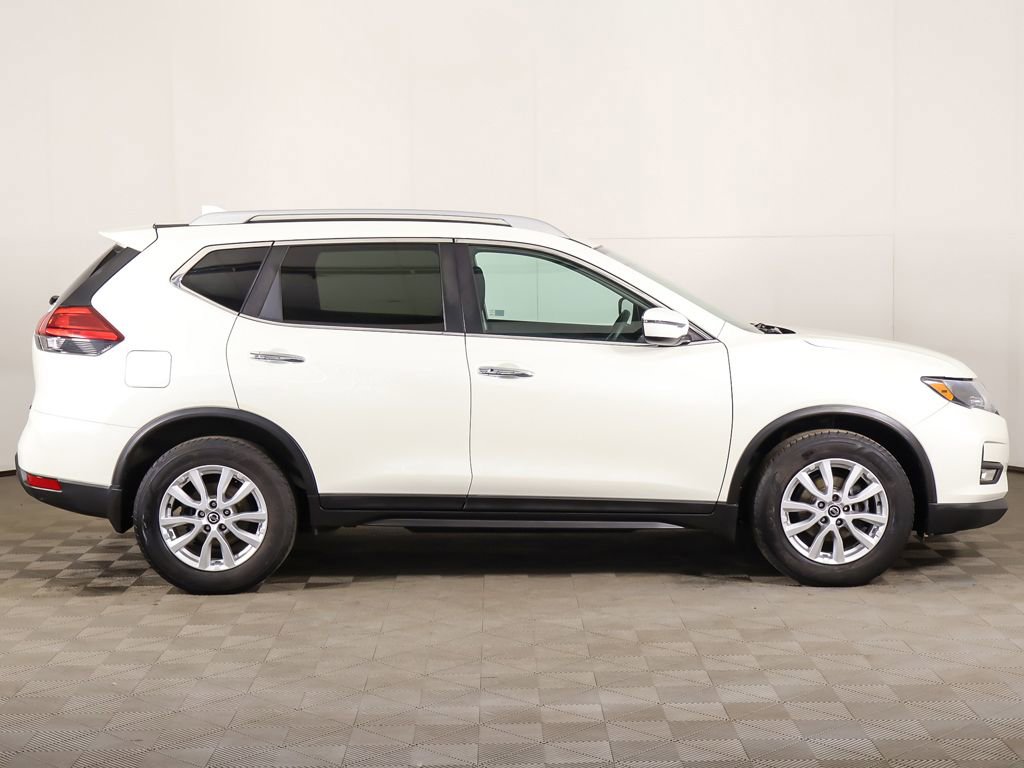 Used 2017 Nissan Rogue SV FWD image 15
