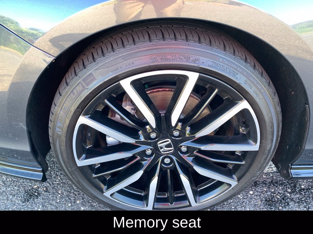 Used 2023 Honda Accord Touring image 9